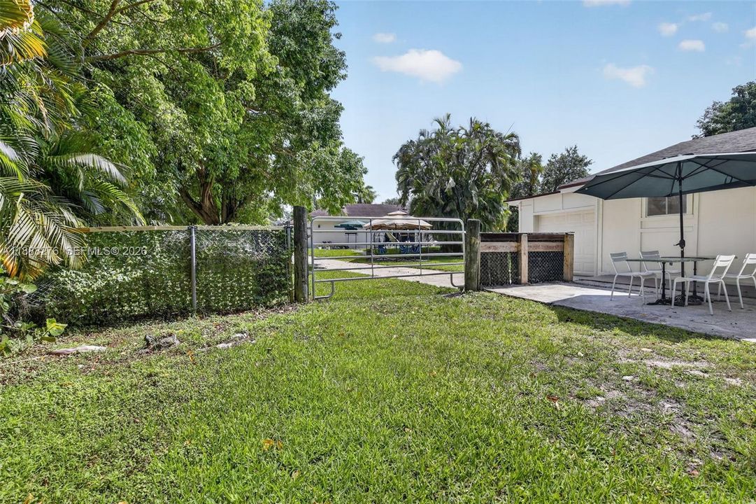 For Sale: $2,279,000 (5 beds, 3 baths, 5635 Square Feet)