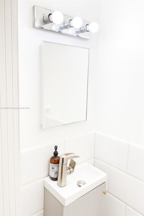 待售: $2,550,000 (6 贝兹, 3 浴室, 5467 平方英尺)