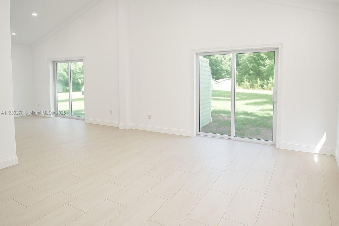 待售: $2,550,000 (6 贝兹, 3 浴室, 5467 平方英尺)