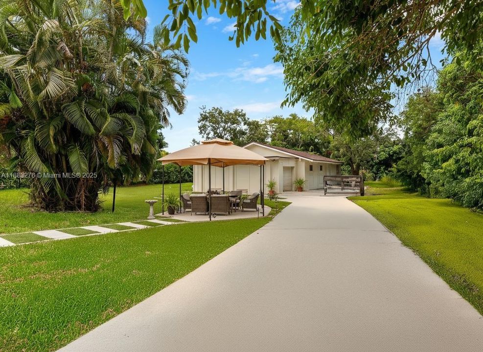 待售: $2,550,000 (6 贝兹, 3 浴室, 5467 平方英尺)