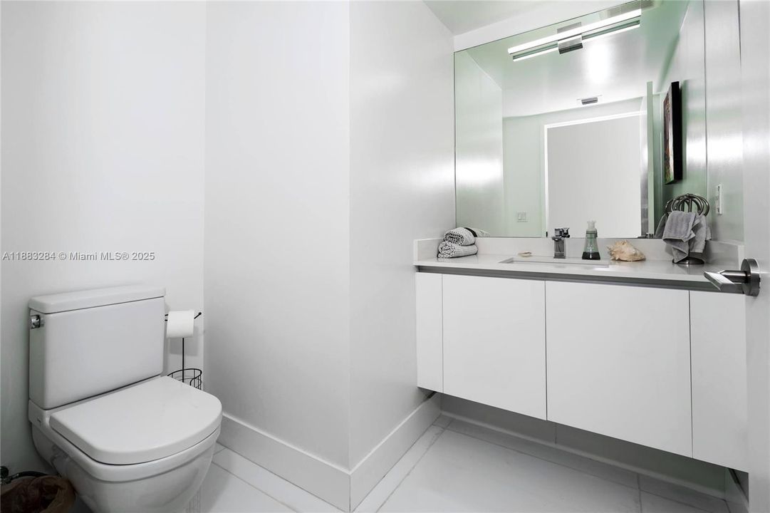 Active With Contract: $1,699,000 (3 beds, 3 baths, 1892 Square Feet)