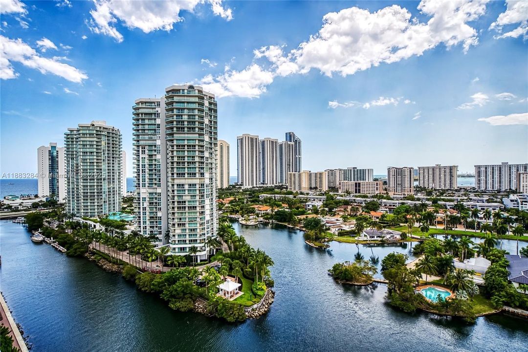 Active With Contract: $1,699,000 (3 beds, 3 baths, 1892 Square Feet)