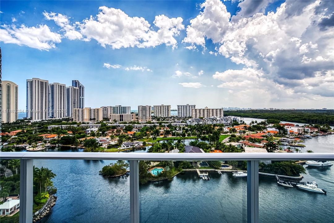 Active With Contract: $1,699,000 (3 beds, 3 baths, 1892 Square Feet)