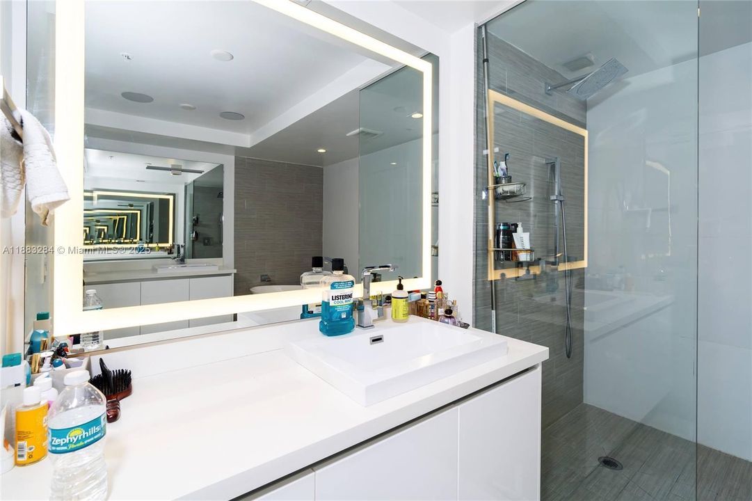 Active With Contract: $1,699,000 (3 beds, 3 baths, 1892 Square Feet)