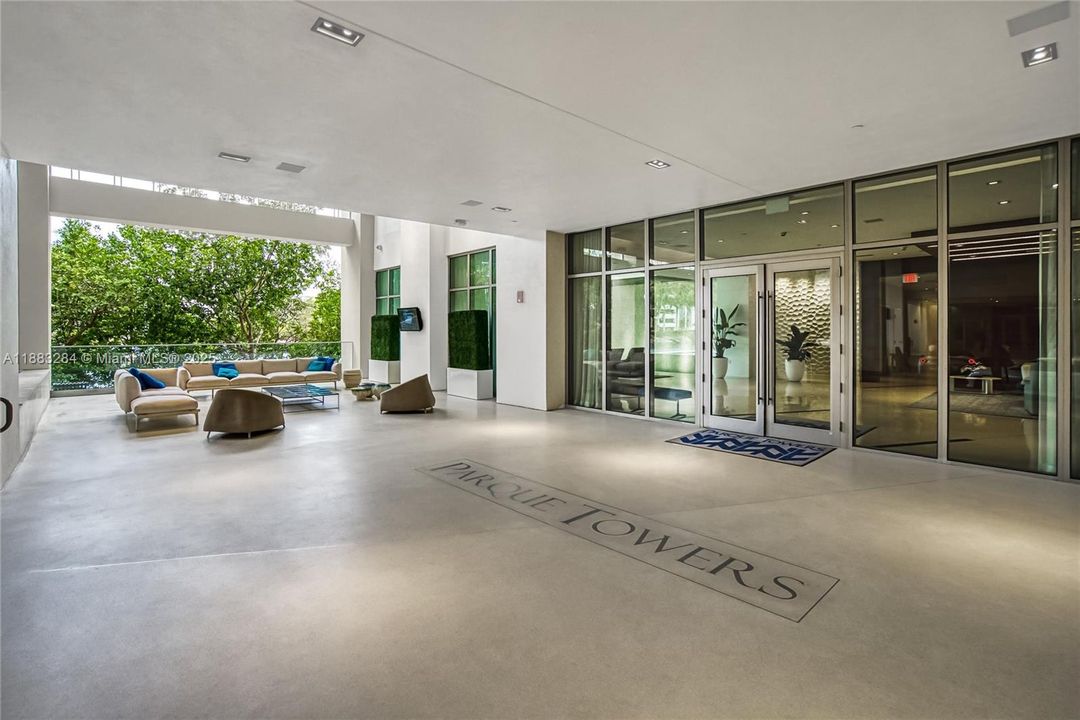 Active With Contract: $1,699,000 (3 beds, 3 baths, 1892 Square Feet)