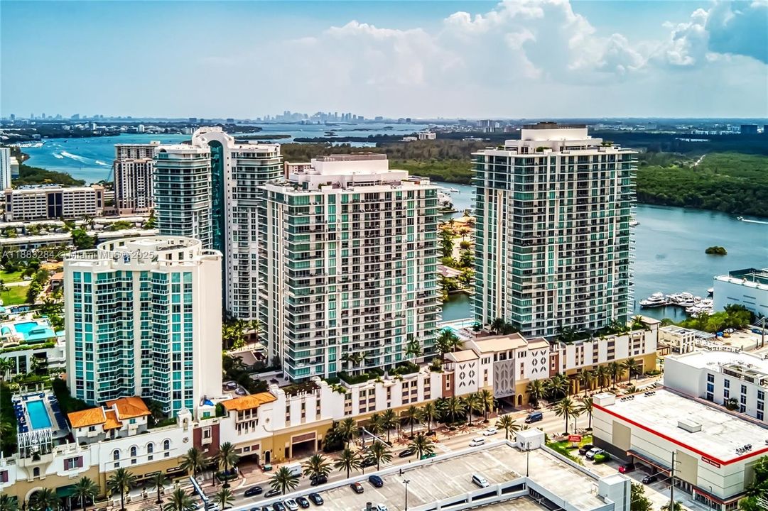 Active With Contract: $1,699,000 (3 beds, 3 baths, 1892 Square Feet)