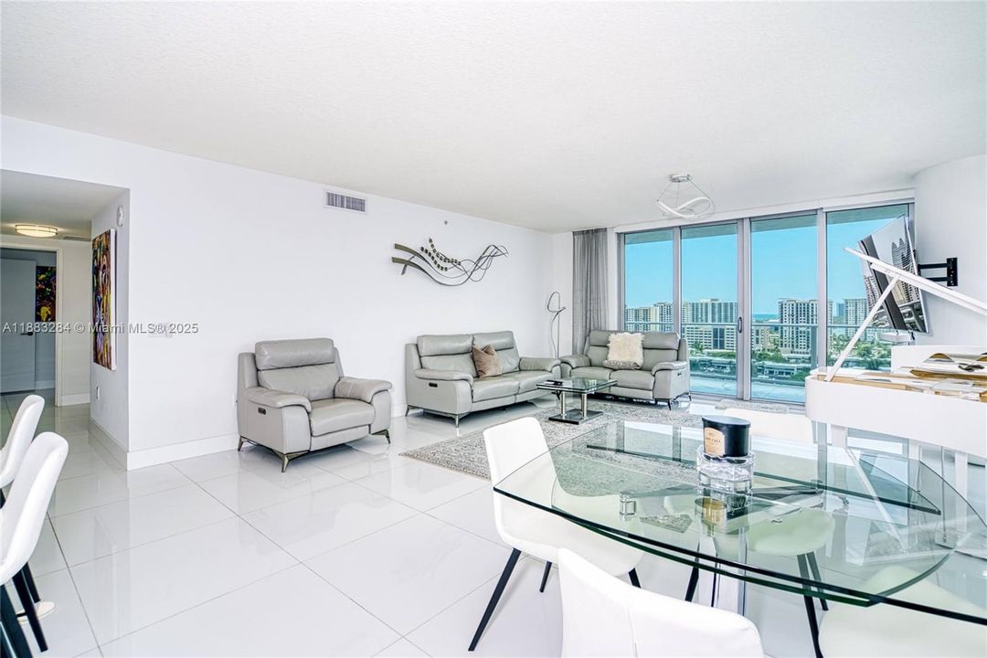 Active With Contract: $1,699,000 (3 beds, 3 baths, 1892 Square Feet)