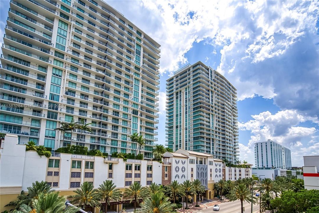 Active With Contract: $1,699,000 (3 beds, 3 baths, 1892 Square Feet)