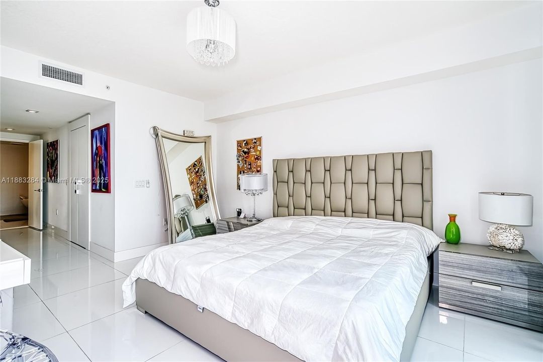 Active With Contract: $1,699,000 (3 beds, 3 baths, 1892 Square Feet)