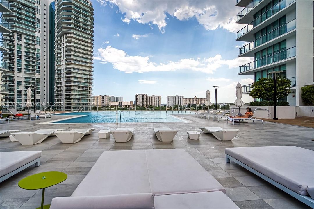 Active With Contract: $1,699,000 (3 beds, 3 baths, 1892 Square Feet)