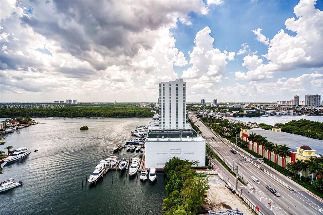 Active With Contract: $1,699,000 (3 beds, 3 baths, 1892 Square Feet)