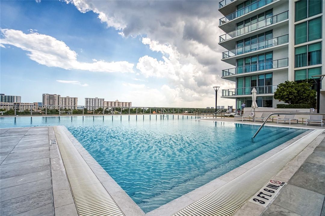 Active With Contract: $1,699,000 (3 beds, 3 baths, 1892 Square Feet)