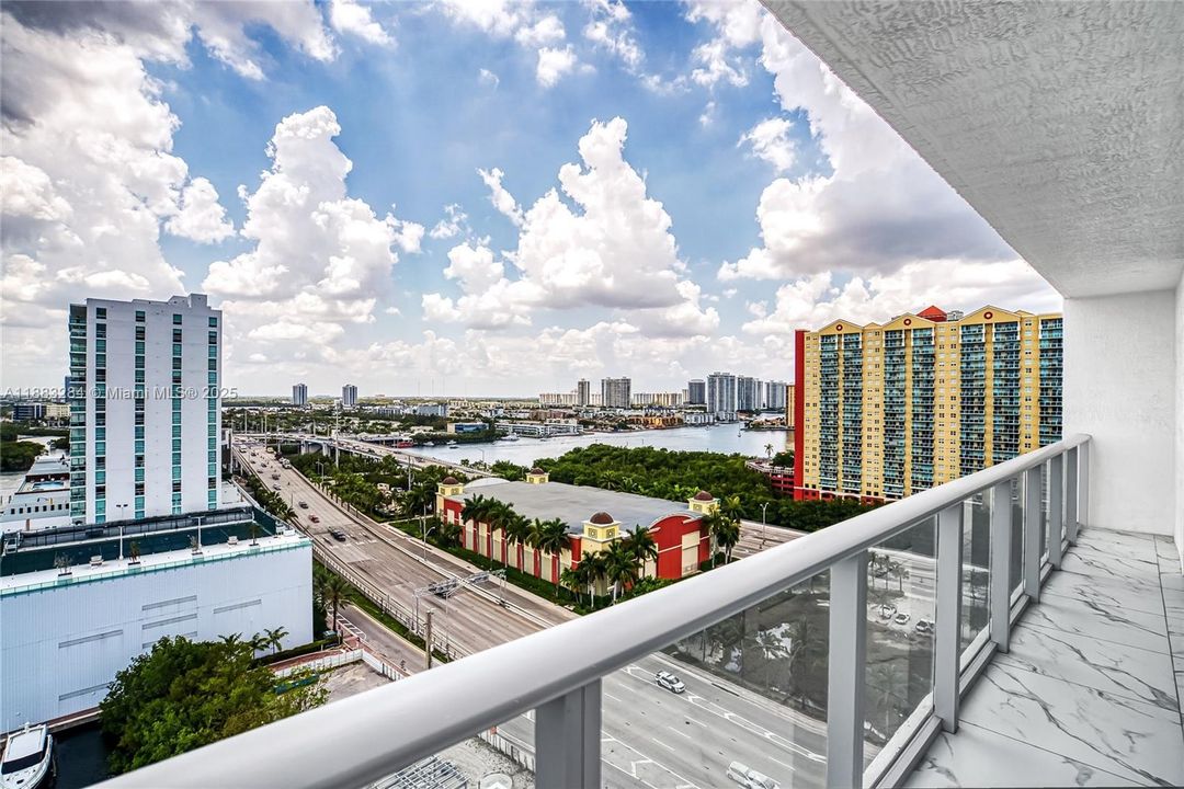 Active With Contract: $1,699,000 (3 beds, 3 baths, 1892 Square Feet)