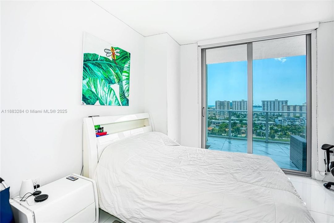 Active With Contract: $1,699,000 (3 beds, 3 baths, 1892 Square Feet)