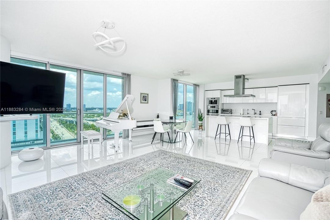 Active With Contract: $1,699,000 (3 beds, 3 baths, 1892 Square Feet)