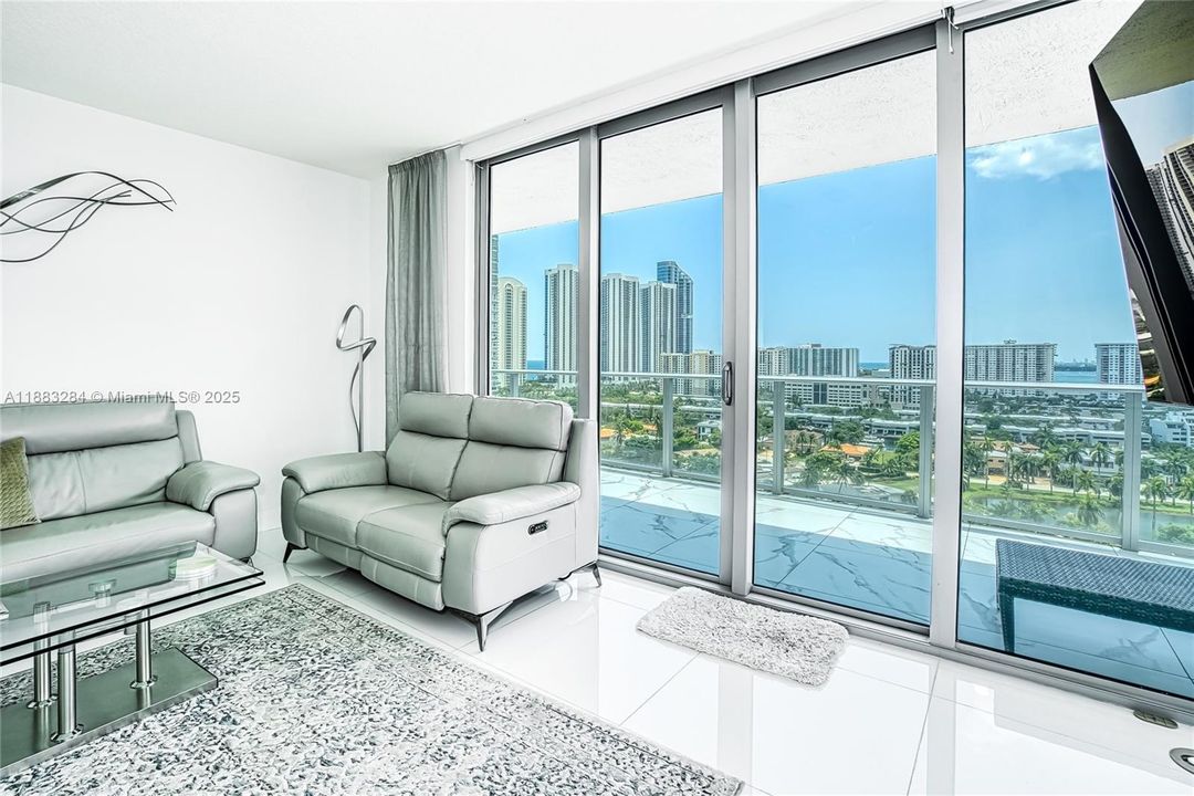 Active With Contract: $1,699,000 (3 beds, 3 baths, 1892 Square Feet)