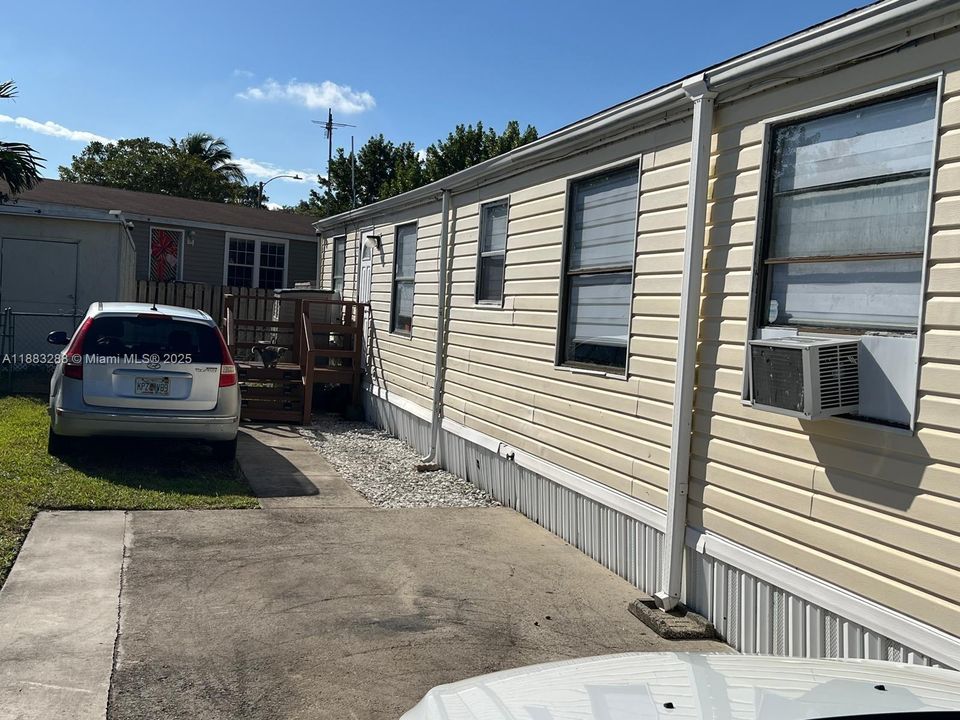 For Sale: $249,000 (3 beds, 2 baths, 1568 Square Feet)