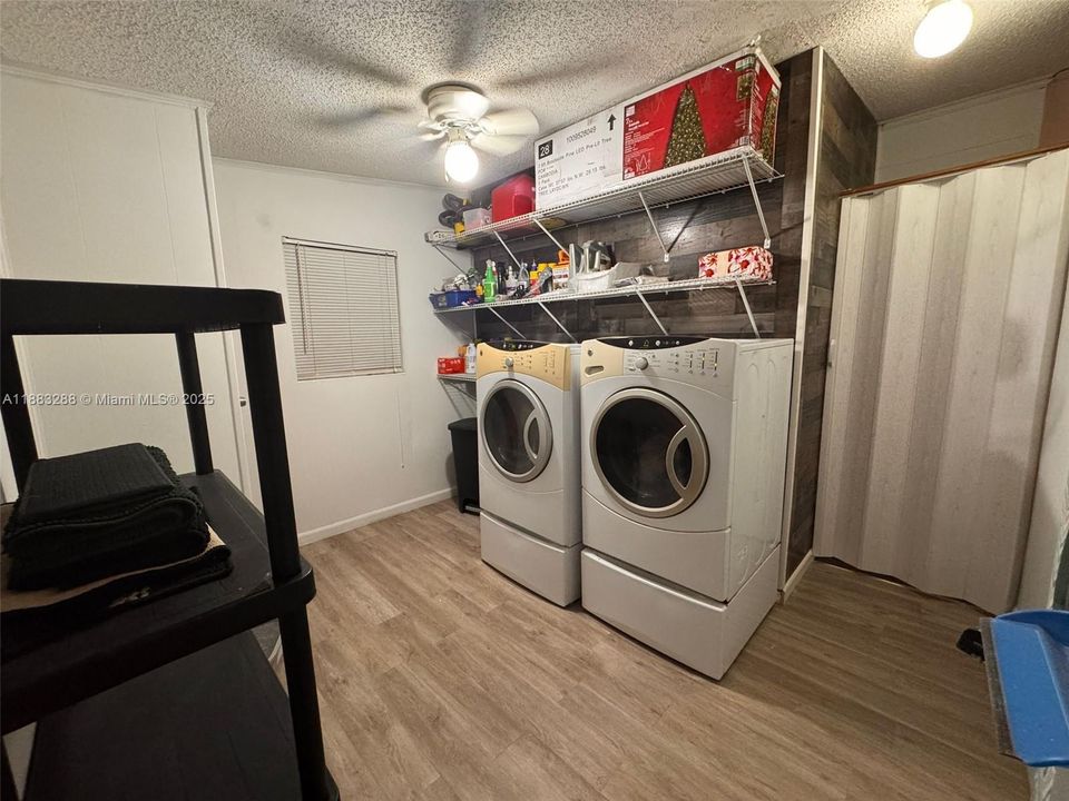 For Sale: $249,000 (3 beds, 2 baths, 1568 Square Feet)