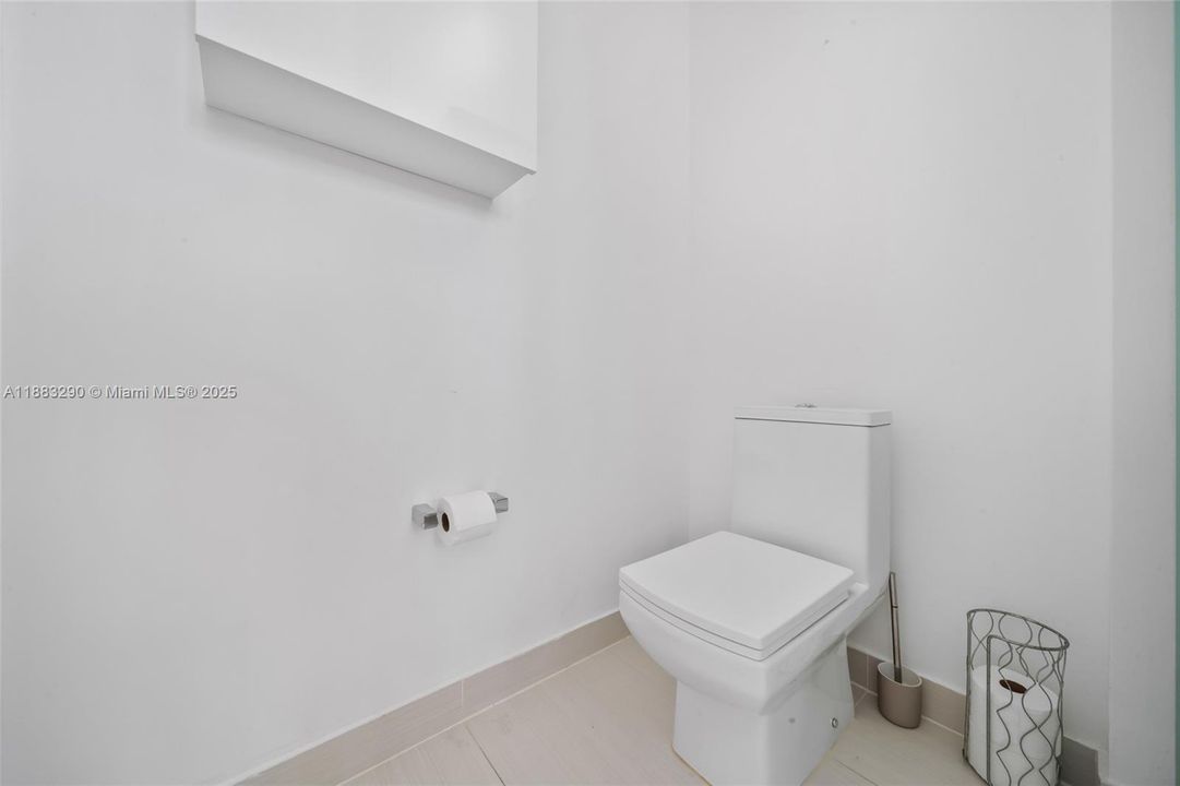 Под контрактом: $5,300 (4 спален, 3 ванн, 2599 Квадратных фут)