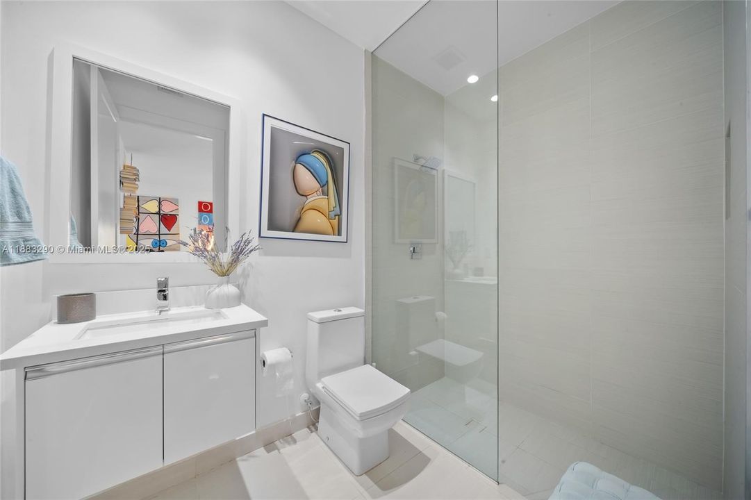 Под контрактом: $5,300 (4 спален, 3 ванн, 2599 Квадратных фут)