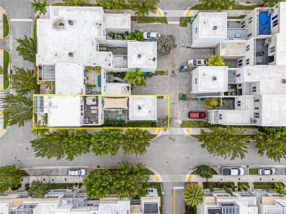 Под контрактом: $5,300 (4 спален, 3 ванн, 2599 Квадратных фут)