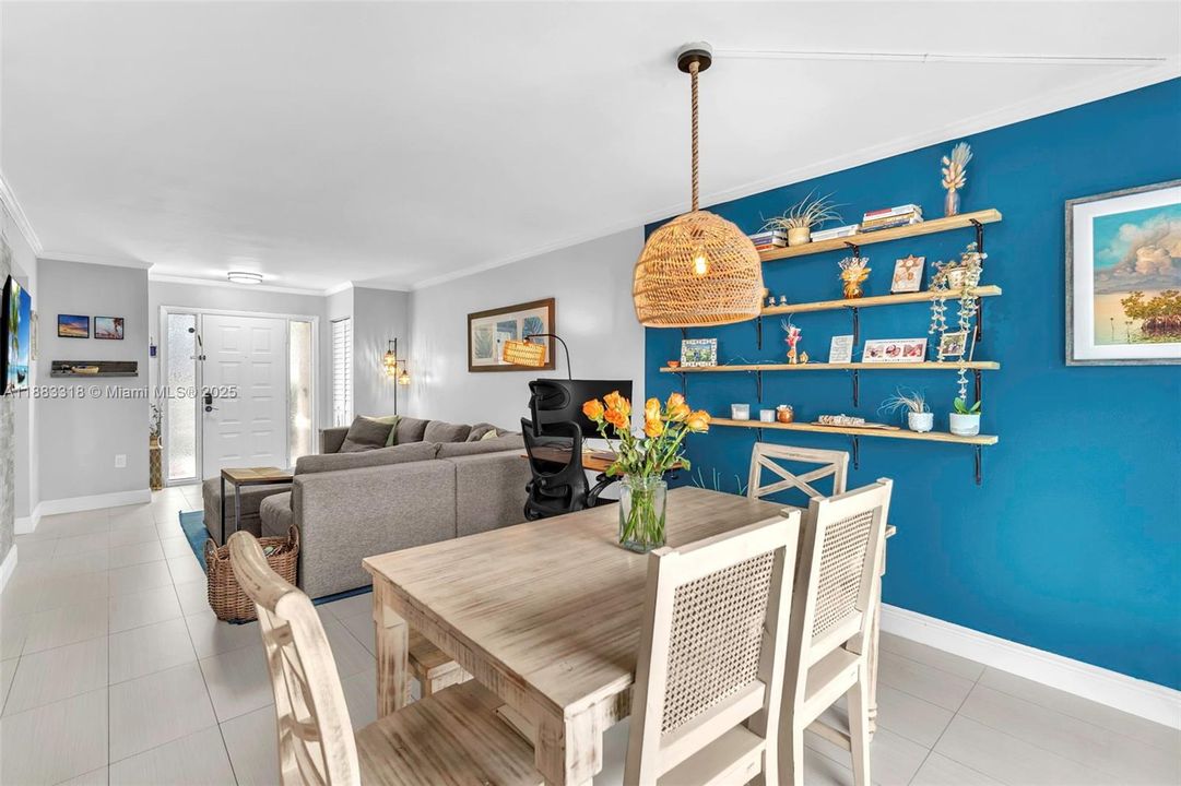 最近售出: $450,000 (3 贝兹, 3 浴室, 1459 平方英尺)