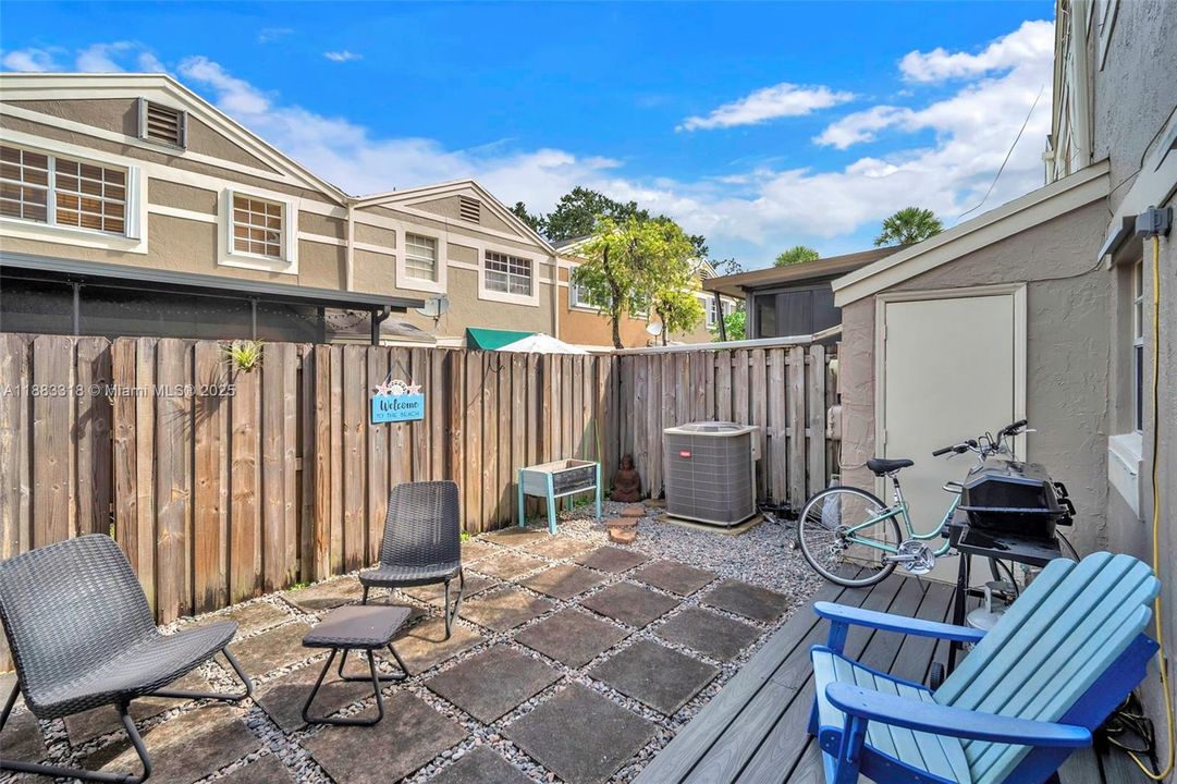 最近售出: $450,000 (3 贝兹, 3 浴室, 1459 平方英尺)