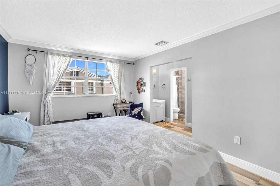 最近售出: $450,000 (3 贝兹, 3 浴室, 1459 平方英尺)