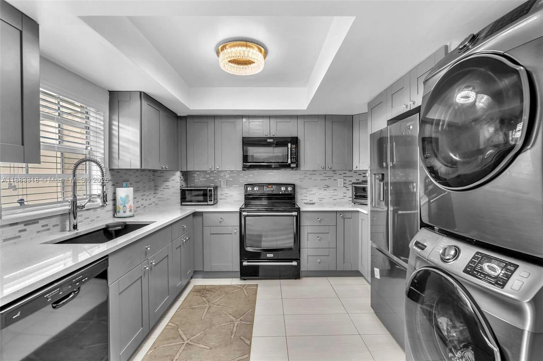 最近售出: $450,000 (3 贝兹, 3 浴室, 1459 平方英尺)