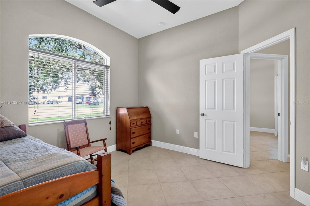 Activo con contrato: $765,000 (4 camas, 3 baños, 2326 Pies cuadrados)