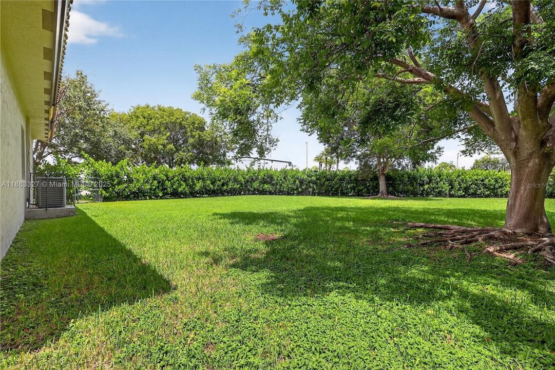 Activo con contrato: $765,000 (4 camas, 3 baños, 2326 Pies cuadrados)