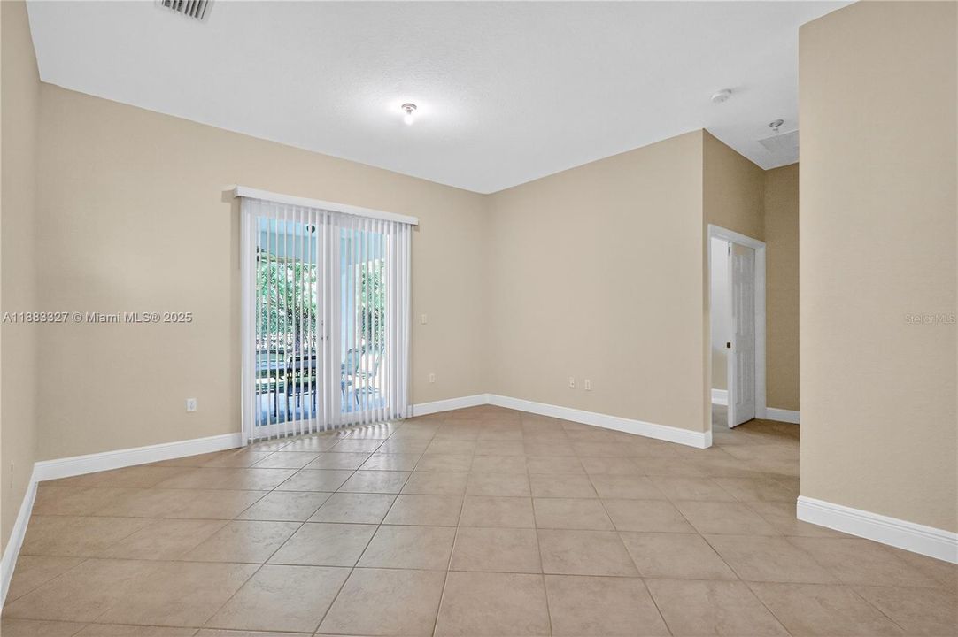 Activo con contrato: $765,000 (4 camas, 3 baños, 2326 Pies cuadrados)