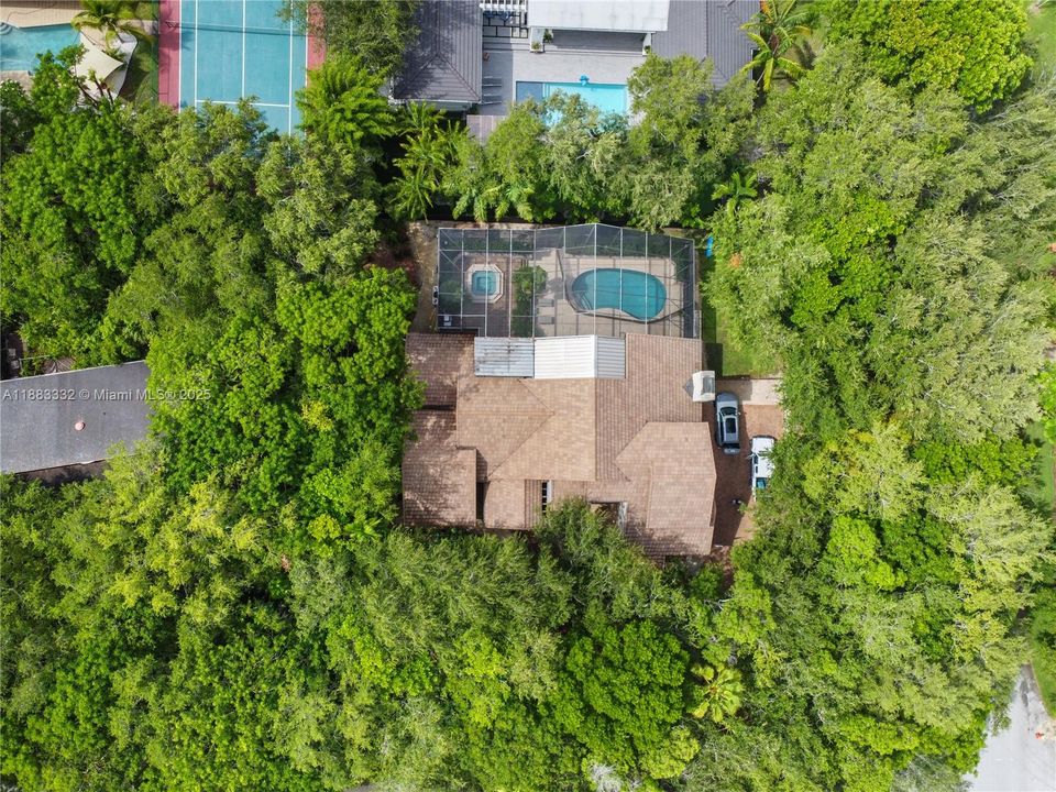 合同活跃: $2,175,000 (4 贝兹, 2 浴室, 3552 平方英尺)