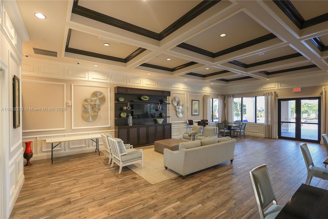 На продажу: $999,000 (5 спален, 4 ванн, 3230 Квадратных фут)