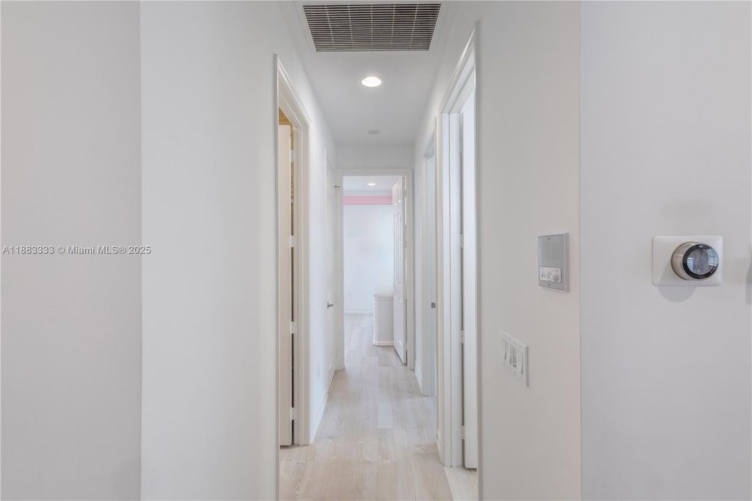 На продажу: $999,000 (5 спален, 4 ванн, 3230 Квадратных фут)