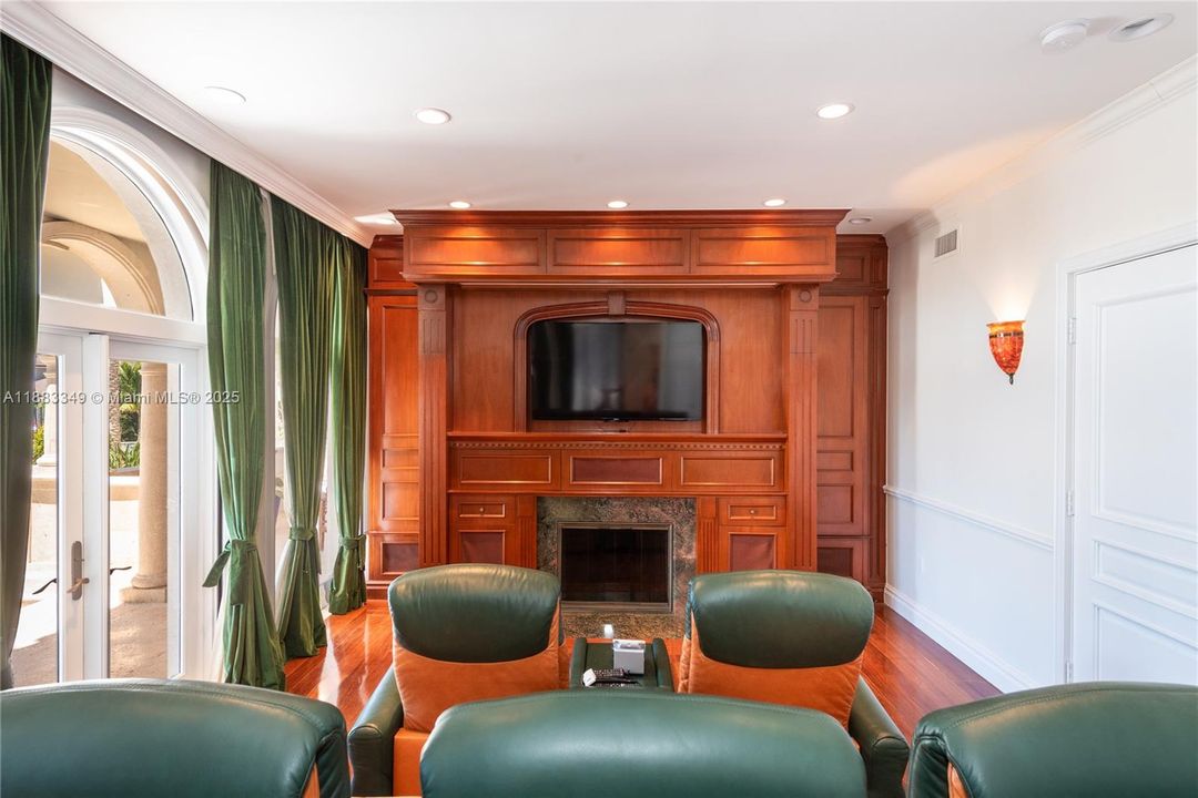 待售: $29,500,000 (9 贝兹, 8 浴室, 10964 平方英尺)