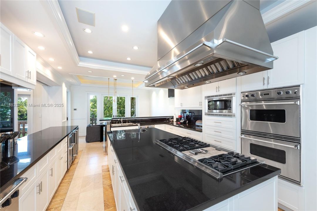 待售: $29,500,000 (9 贝兹, 8 浴室, 10964 平方英尺)