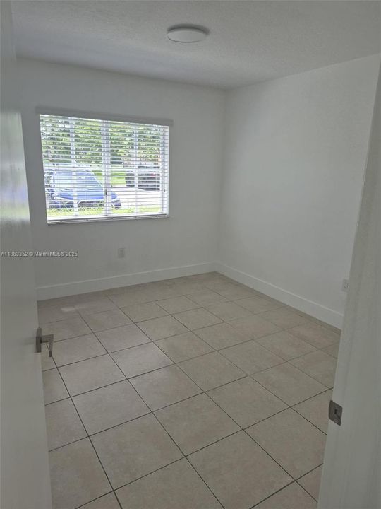 For Sale: $271,990 (3 beds, 2 baths, 1099 Square Feet)