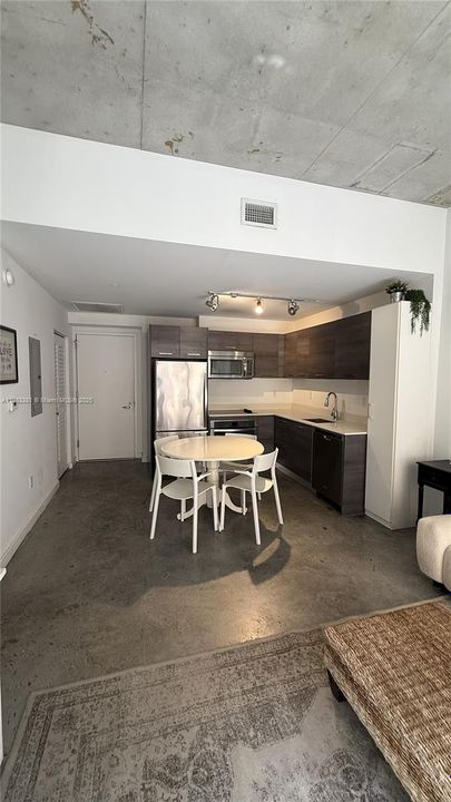 最近租的: $2,650 (1 贝兹, 1 浴室, 533 平方英尺)