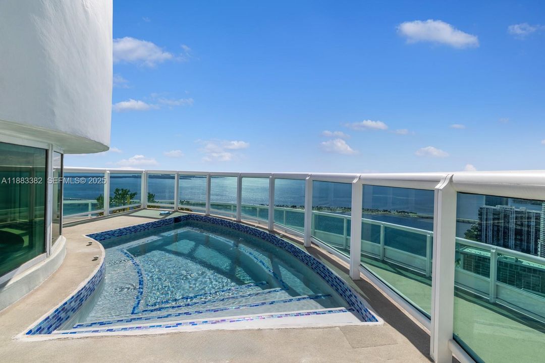 For Rent: $65,000 (7 beds, 7 baths, 10000 Square Feet)