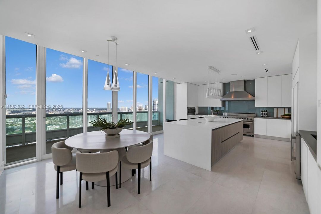 For Rent: $65,000 (7 beds, 7 baths, 10000 Square Feet)