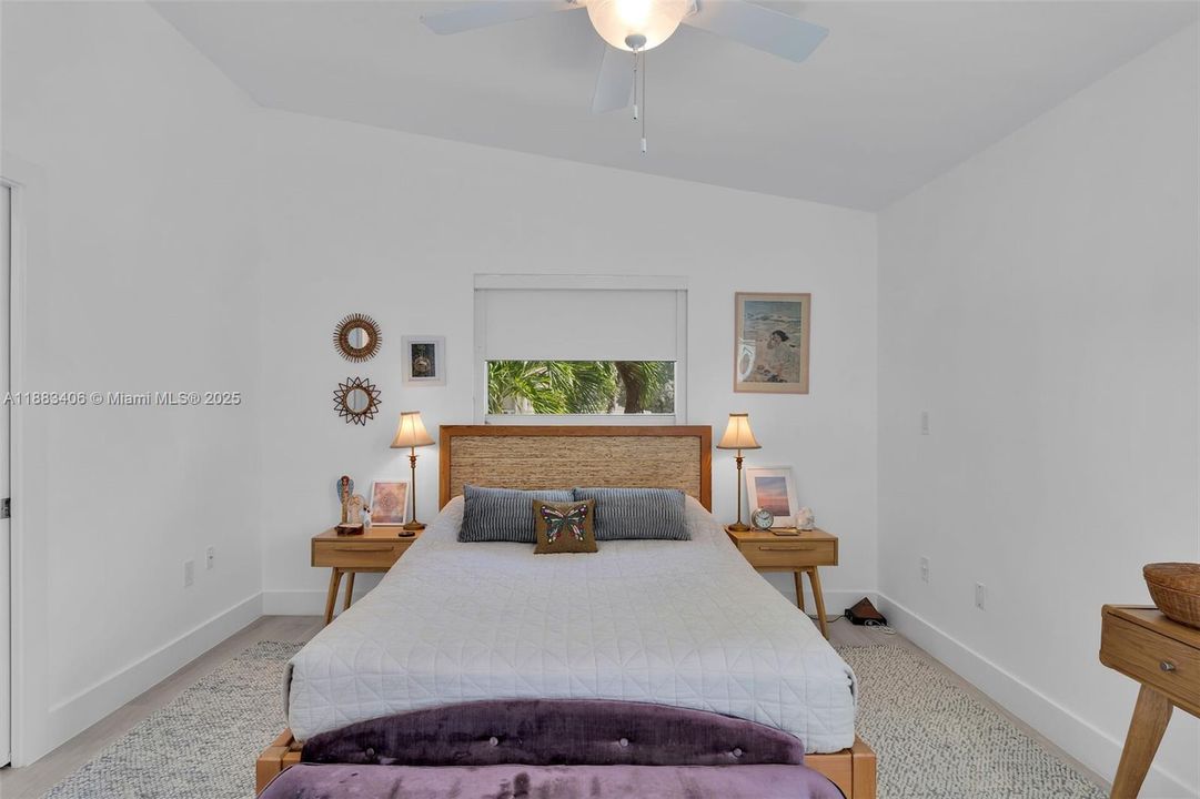 Recently Sold: $2,200,000 (3 beds, 2 baths, 1560 Square Feet)