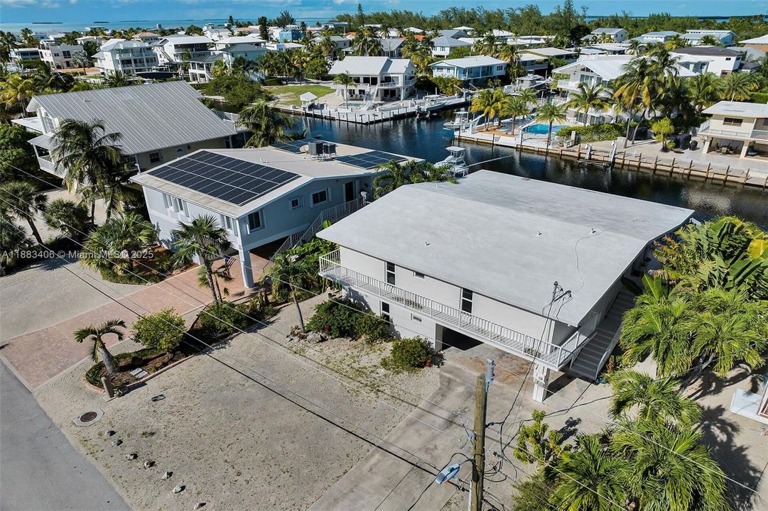 Recently Sold: $2,200,000 (3 beds, 2 baths, 1560 Square Feet)