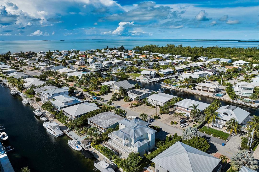 Recently Sold: $2,200,000 (3 beds, 2 baths, 1560 Square Feet)