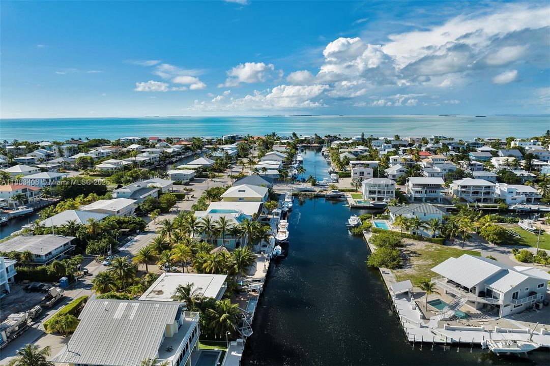 Recently Sold: $2,200,000 (3 beds, 2 baths, 1560 Square Feet)
