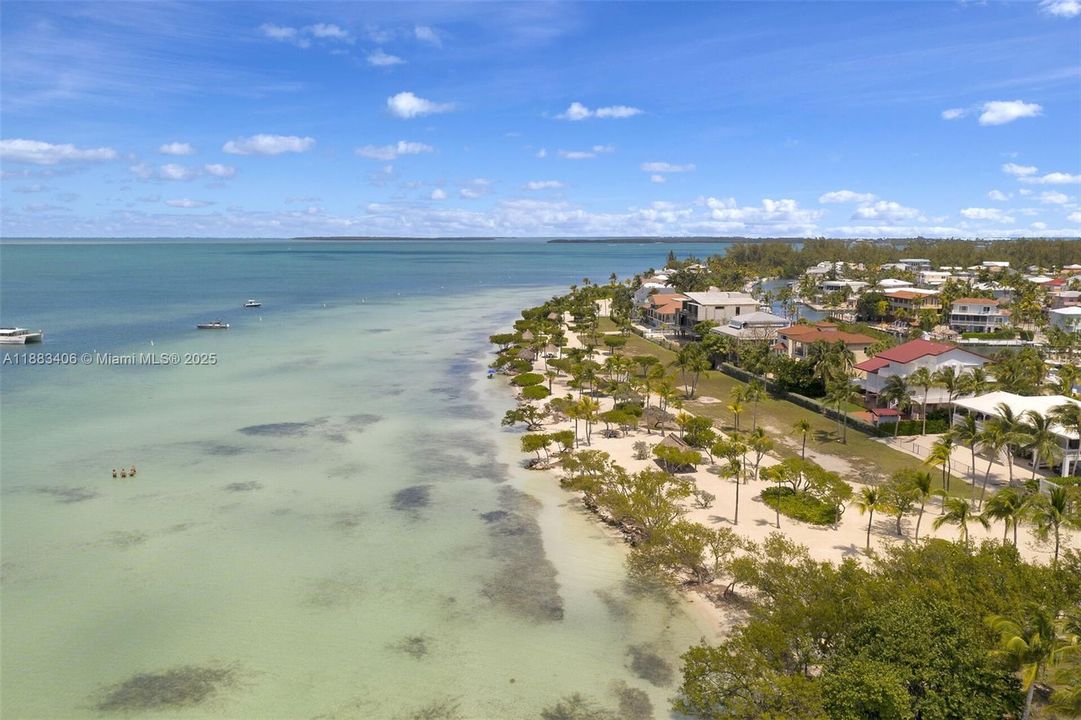 Recently Sold: $2,200,000 (3 beds, 2 baths, 1560 Square Feet)