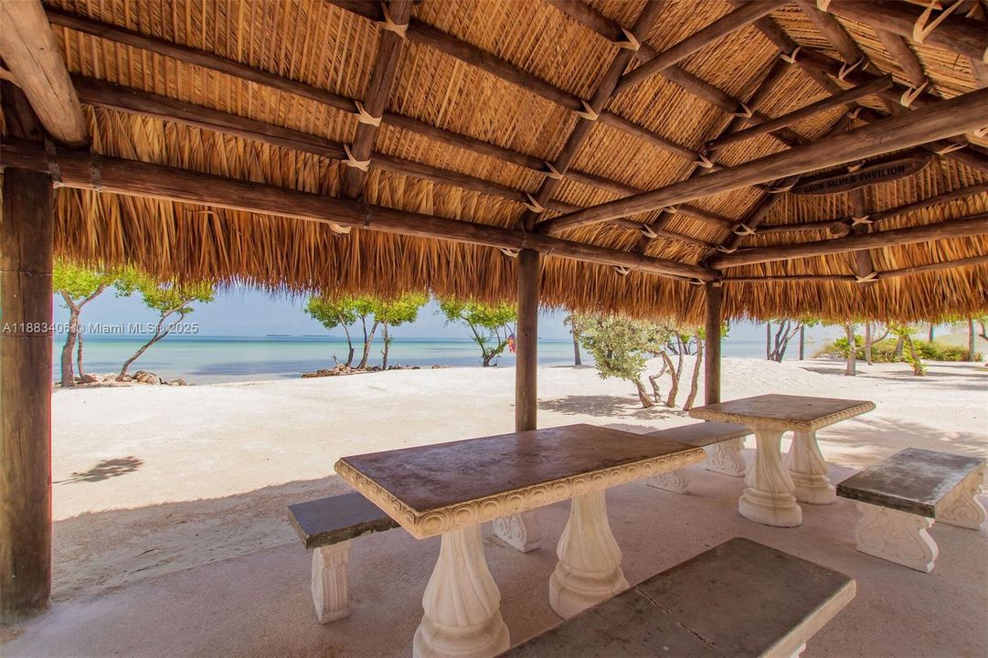 Recently Sold: $2,200,000 (3 beds, 2 baths, 1560 Square Feet)