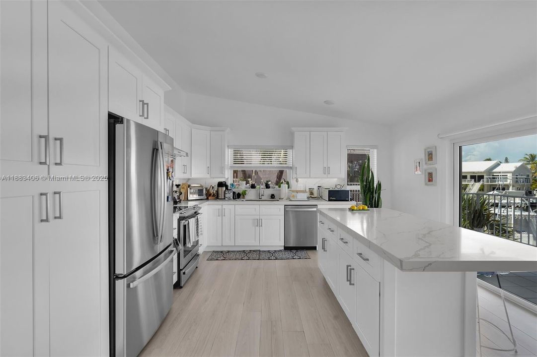 Recently Sold: $2,200,000 (3 beds, 2 baths, 1560 Square Feet)