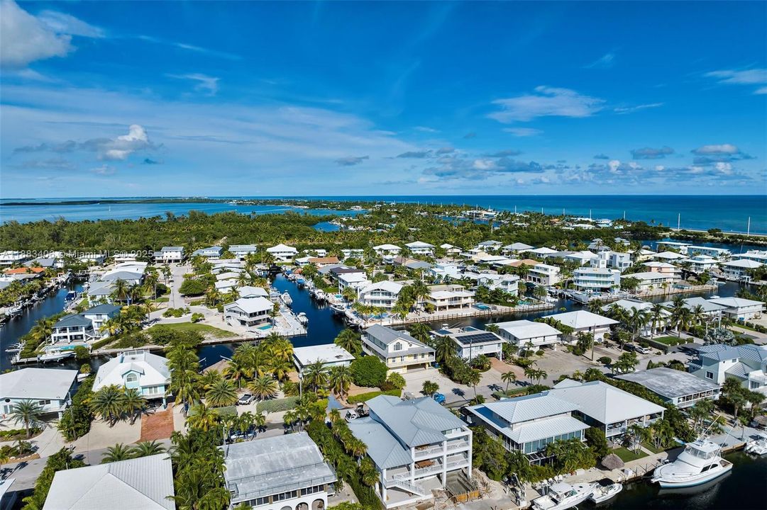 Recently Sold: $2,200,000 (3 beds, 2 baths, 1560 Square Feet)