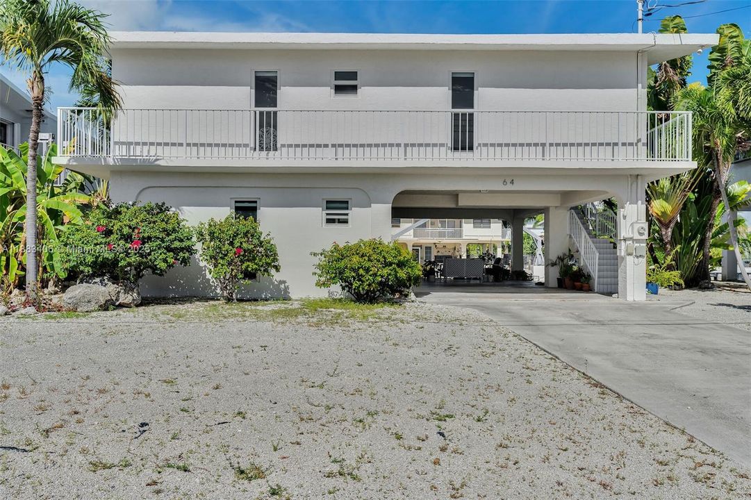 Recently Sold: $2,200,000 (3 beds, 2 baths, 1560 Square Feet)